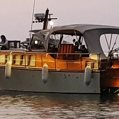La Ornella - Location Bateau A Quai De Thierry Bourgait Hotel en barco *