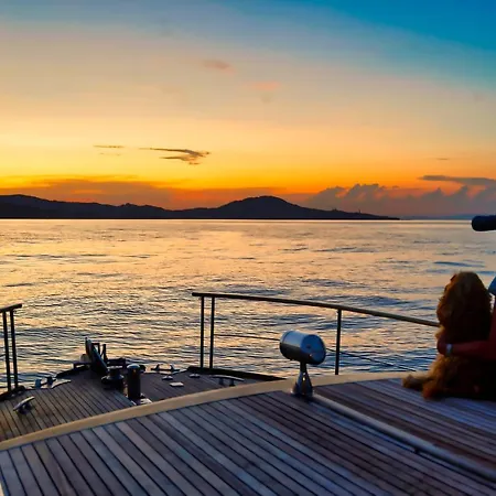 Hotel en barco La Ornella - Location Bateau A Quai De Thierry Bourgait *
