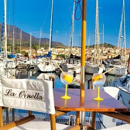La Ornella - Location Bateau A Quai De Thierry Bourgait Hotel en barco