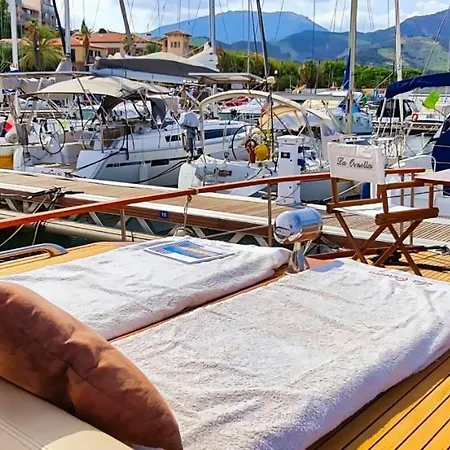 Bateau-hôtel La Ornella - Location Bateau à Quai De Thierry Bourgait Banyuls-sur-Mer