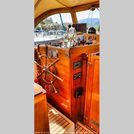 Bateau-hôtel La Ornella - Location Bateau à Quai De Thierry Bourgait *