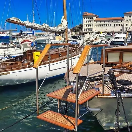 La Ornella - Location Bateau à Quai De Thierry Bourgait Bateau-hôtel