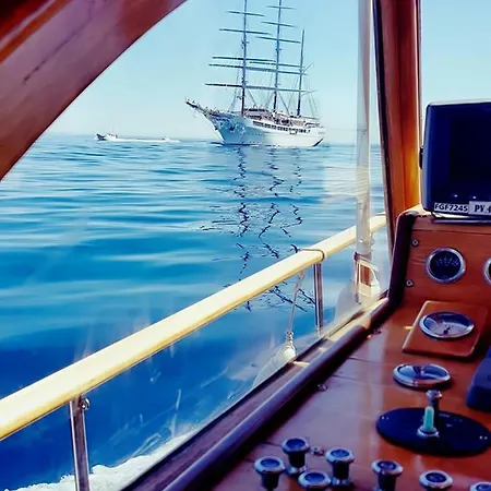 La Ornella - Location Bateau A Quai De Thierry Bourgait *