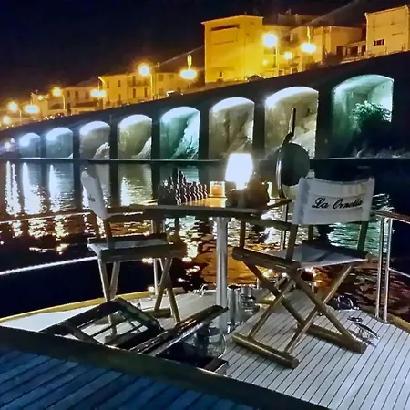 La Ornella - Location Bateau A Quai De Thierry Bourgait Botel *