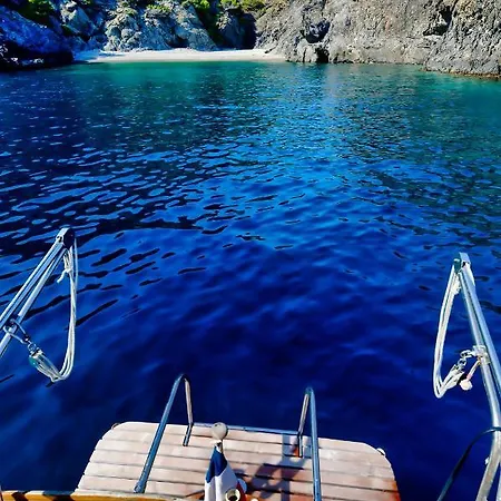 La Ornella - Location Bateau A Quai De Thierry Bourgait * Banyuls-sur-Mer