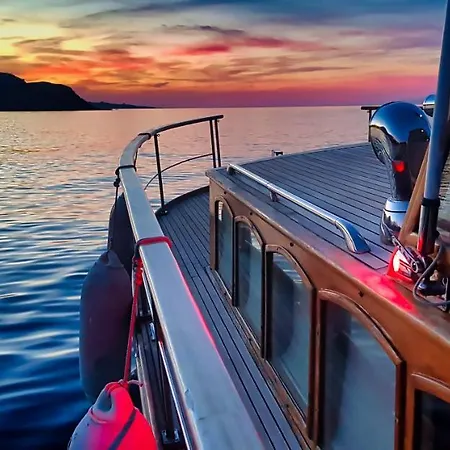 Botel La Ornella - Location Bateau A Quai De Thierry Bourgait