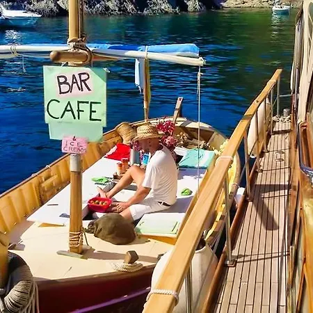 Bateau-hôtel La Ornella - Location Bateau à Quai De Thierry Bourgait